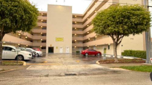 apt-104-2735 W 52nd St, Hialeah, FL, 33016-4771 | Card Image