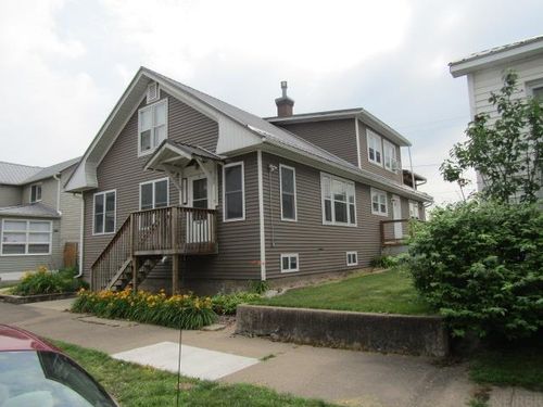 711 S 1st St, Guttenberg, IA, 52052-9075 | Card Image