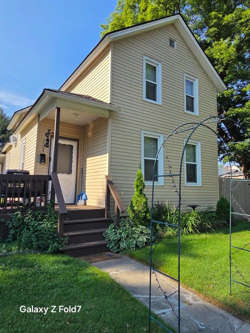 1004 State St, Port Huron, MI, 48060-3246 | Card Image
