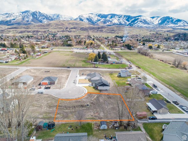 Birds eye view of property featuring a residential view and a mountain view | Image 9