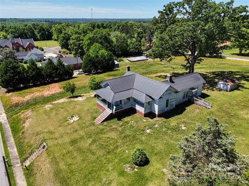 213 S Main St, Jefferson, SC, 29718-8425 | Card Image