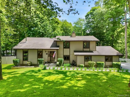 90 Timberlane Ct, Yorktown Heights, NY, 10598-1821 | Card Image