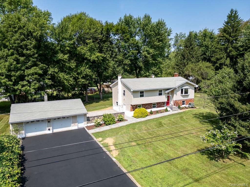 Circle Dr, Hopewell Junction, NY 12533