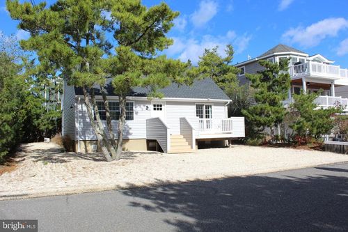 10 Cox Ave, Harvey Cedars, NJ, 08008-5830 | Card Image