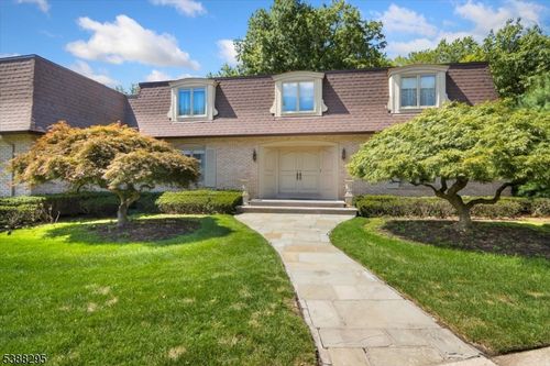 109 Churchill Dr, Clifton, NJ, 07013-3800 | Card Image