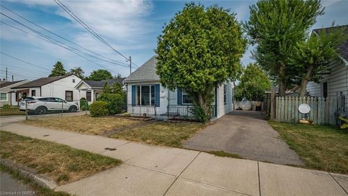 25 E 33rd St, Hamilton, ON, L8V3S9 | Card Image
