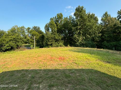 87 Derek Dr, Lexington, TN, 38351-1361 | Card Image