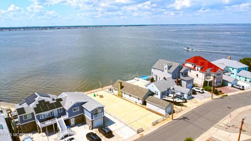 328 Sunset Dr N, Seaside Heights, NJ, 08751-2225 | Card Image