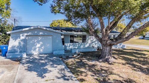 5209 Beacon Hill Dr, NEW PORT RICHEY, FL, 34652-6161 | Card Image