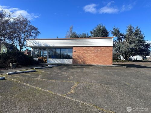 722 S C St, Port Angeles, WA, 98363-5718 | Card Image