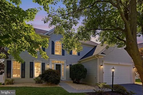 32 Potterfield Dr, LOVETTSVILLE, VA, 20180-8628 | Card Image