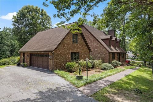 304 Cascade Dr, High Point, NC, 27265-8613 | Card Image