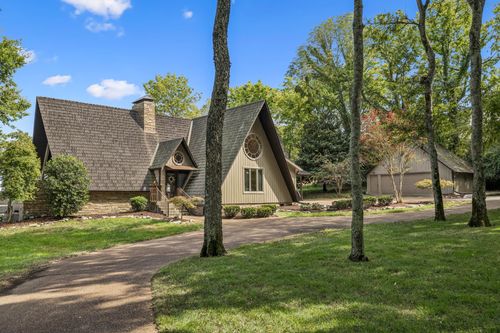 220 Waterview Dr, Hendersonville, TN, 37075-5662 | Card Image