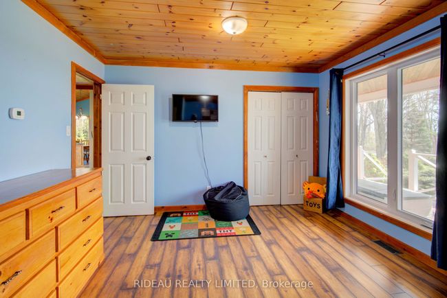 303 Tower Rd, House other with 3 bedrooms, 2 bathrooms and 6 parking in Lansdowne ON | Image 39