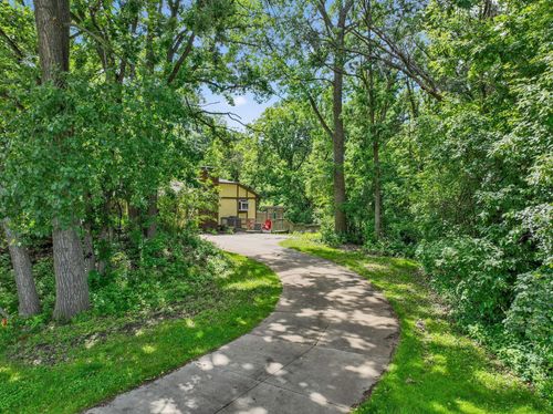 2234 Woodlynn Ave, Maplewood, MN, 55109-1454 | Card Image