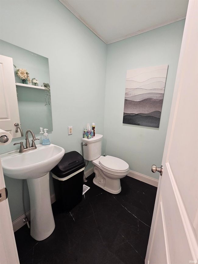 27 S Commercial St, Home with 1 bedrooms, 1 bathrooms and null parking in Worthington IN | Image 11