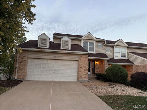 17081 Sandalwood Creek Dr, Wildwood, MO, 63038-1542 | Card Image
