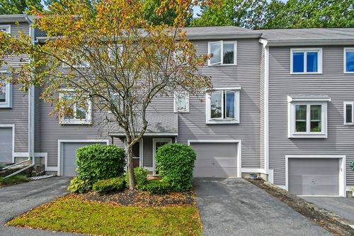 40-40 Country Hill Ln, Haverhill, MA, 01832-1264 | Card Image