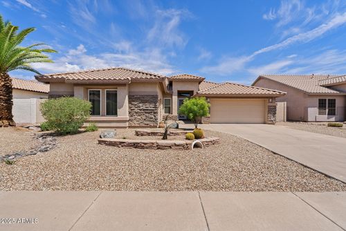 8004 W Robin Ln, Peoria, AZ, 85383-2105 | Card Image