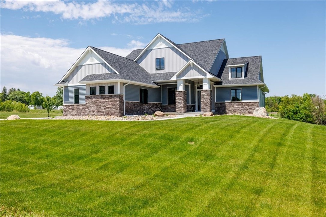 Cobblestone Ct, Ames, IA 50014
