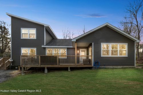 6 Smith Ter, Highland, NY, 12528-1710 | Card Image