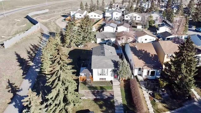 71 Cedardale Mews Sw, Home with 2 bedrooms, 2 bathrooms and 2 parking in Calgary AB | Image 23