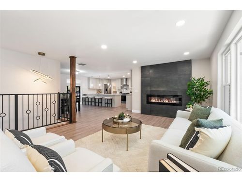 3831 S Hillcrest Dr, Denver, CO, 80237-1107 | Card Image