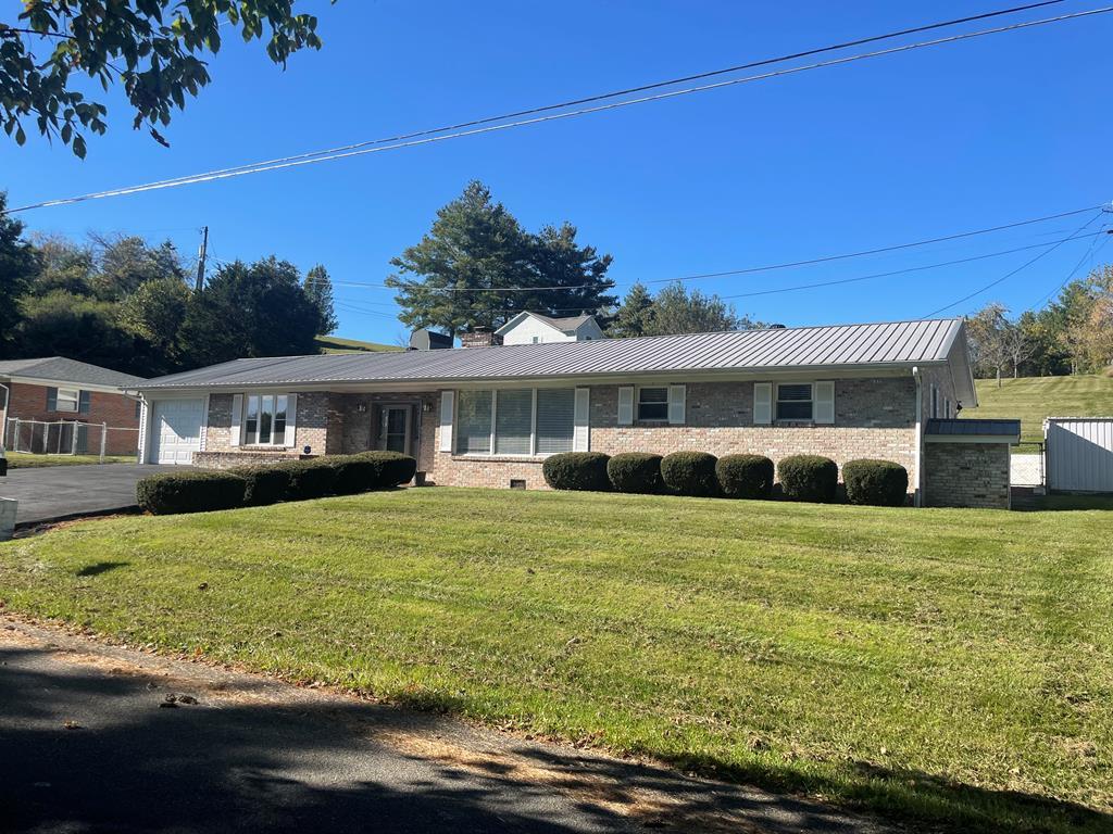 261 Fair St, For Sale in Pounding Mill - eXp Realty