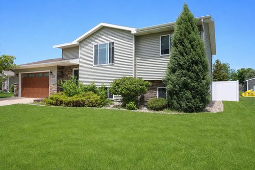 1208 Plum Ln, ABERDEEN, SD, 57401-6804 | Card Image