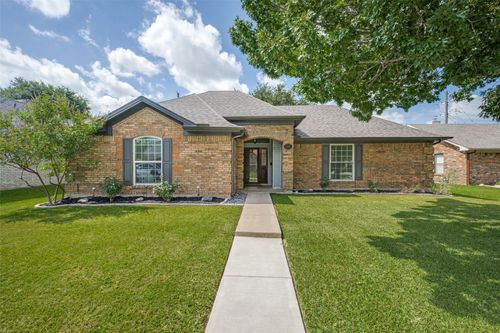 1686 Crosshaven Dr, Lewisville, TX, 75077-2421 | Card Image