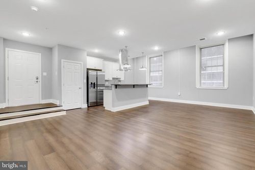 204-19 E Fayette St, BALTIMORE, MD, 21202-6403 | Card Image