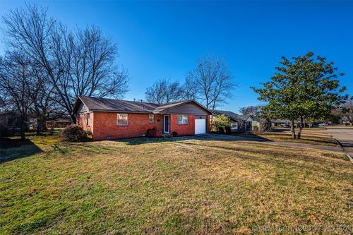 923 W 22nd Street, Ada, OK, 74820 | Card Image