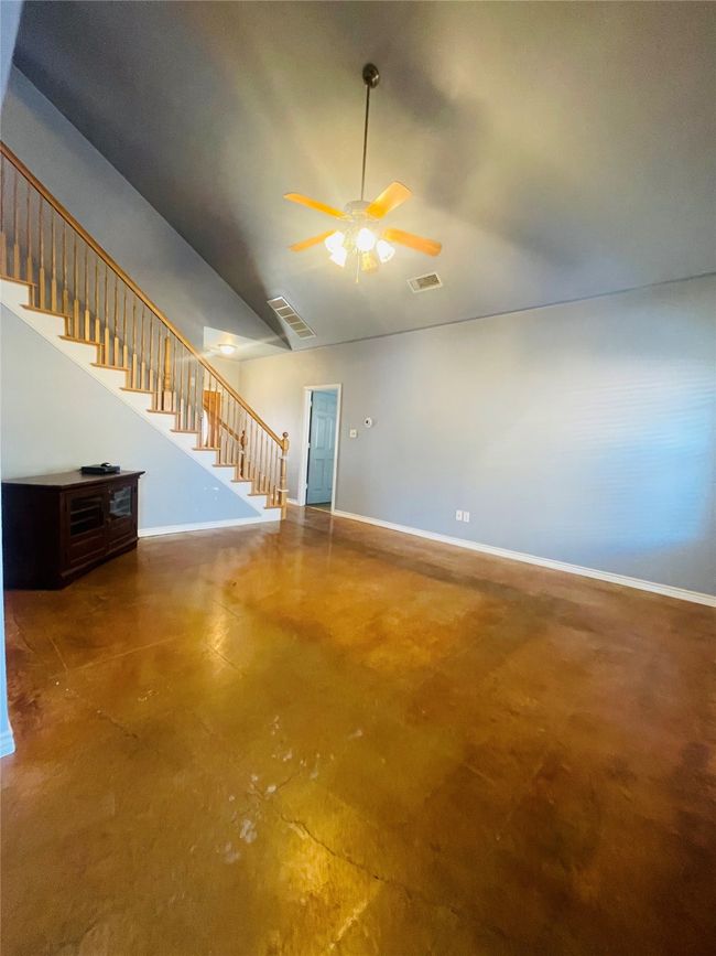 103 W 6 Th St, House other with 3 bedrooms, 3 bathrooms and null parking in Lindsay TX | Image 6