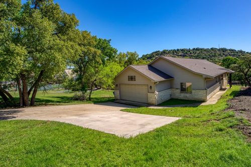 333 Sandy Mountain Dr, Sunrise Beach, TX, 78643-9262 | Card Image