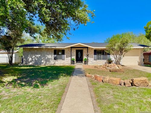 512 S Park Ave, Karnes City, TX, 78118-3547 | Card Image