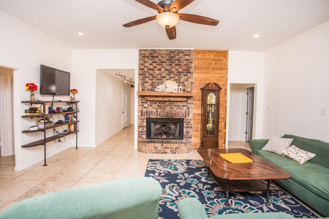 Large Living room | Image 9
