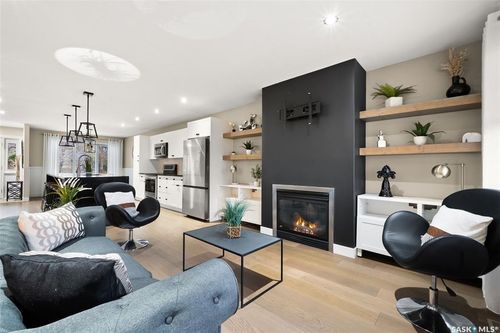 354 Ottawa St, Regina, SK, S4R1N7 | Card Image