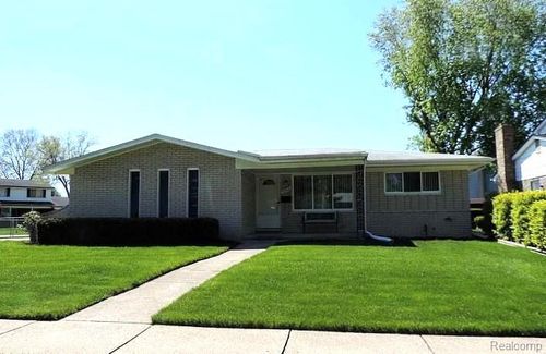 37515 Agar Dr, Sterling Heights, MI, 48310-3606 | Card Image