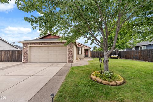 3929 Connor Dr, White City, OR, 97503-1361 | Card Image