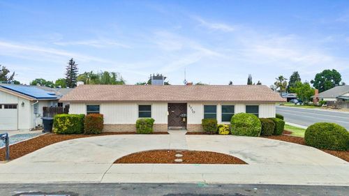 3710 W Evergreen Ave, Visalia, CA, 93277-5829 | Card Image