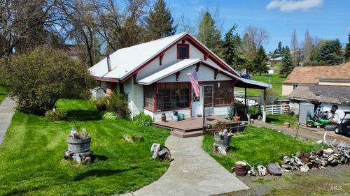 412 Walnut St, Nezperce, ID, 83543 | Card Image