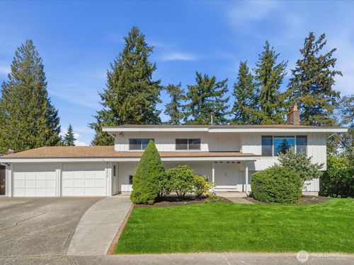 12570 Se 70th Street, Newcastle, WA, 98056 | Card Image