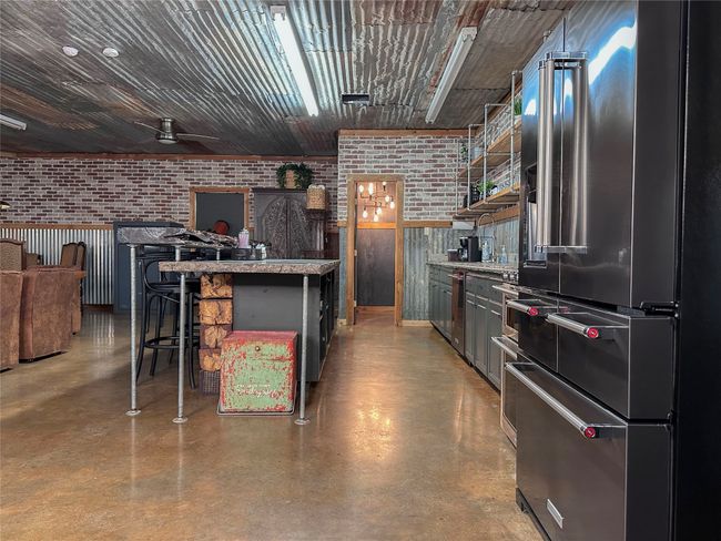 11001 Yankie Rd, Home with 3 bedrooms, 3 bathrooms and null parking in China Spring TX | Image 10