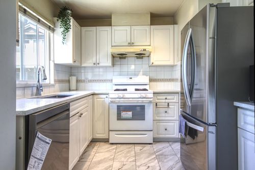 44-22800 Windsor Crt, Richmond, BC, V6V2X6 | Card Image