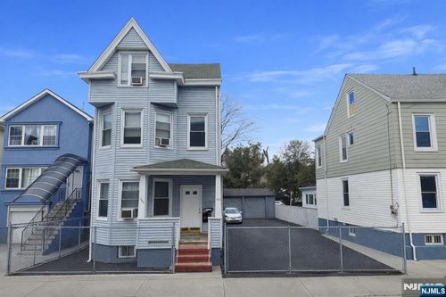 371 Totowa Ave, Paterson, NJ, 07502-2126 | Card Image