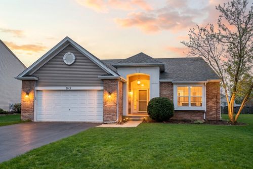 3013 Turnberry Ln, Montgomery, IL, 60538-4112 | Card Image