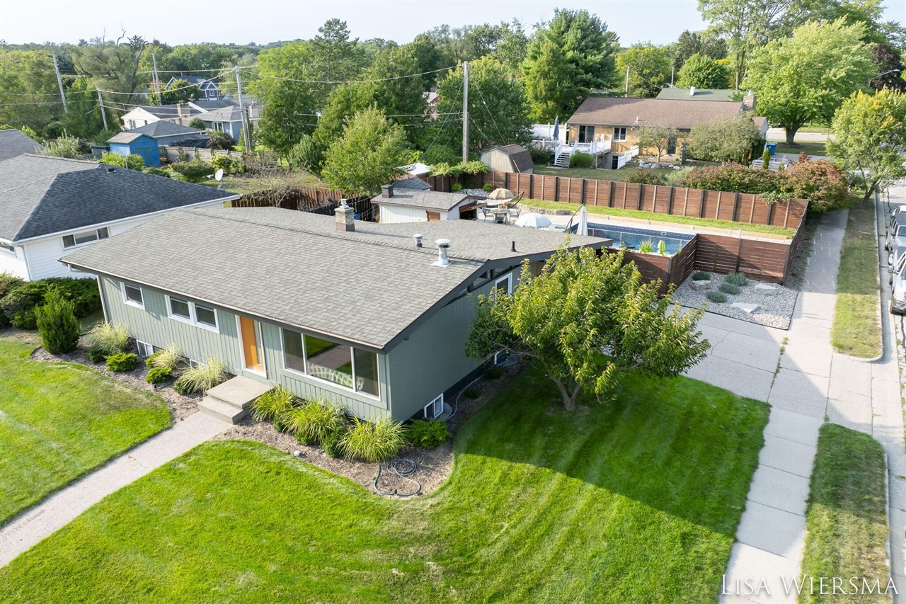 Arlington Ave, Grand Haven, MI 49417