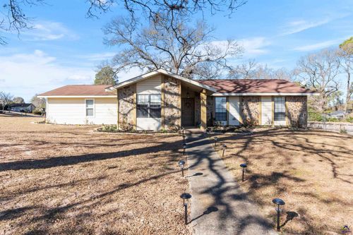 111 Turtle Creek Dr, Warner Robins, GA, 31088-6235 | Card Image