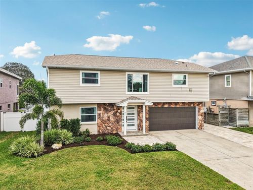 95 Eastwinds Ct, PALM HARBOR, FL, 34683-1310 | Card Image