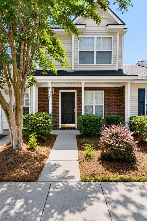 1001 Elm Hall Cir, Summerville, SC, 29483-8682 | Card Image